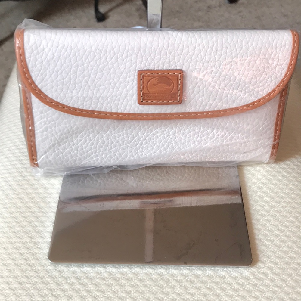 NWT Brand New White Patterson Leather Wallet